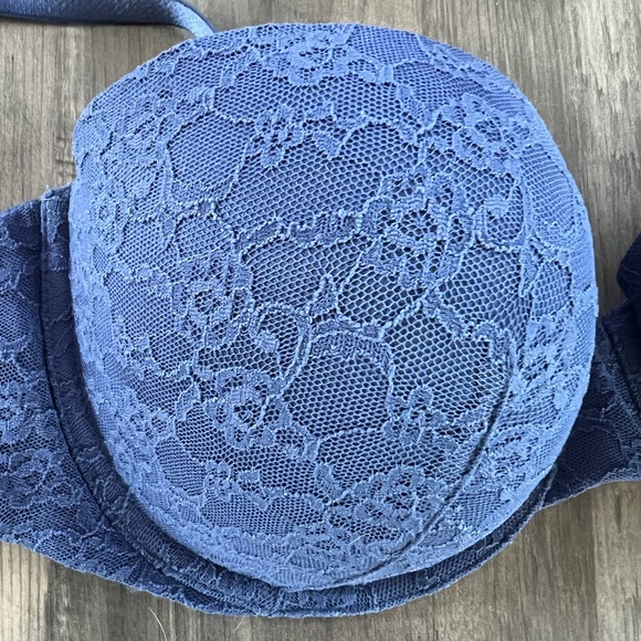 Victoria Secrets Bra - Picture 2 of 6